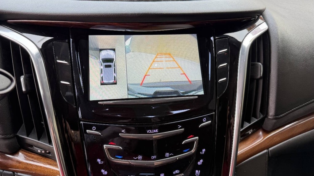 2015 Cadillac Escalade Image 14