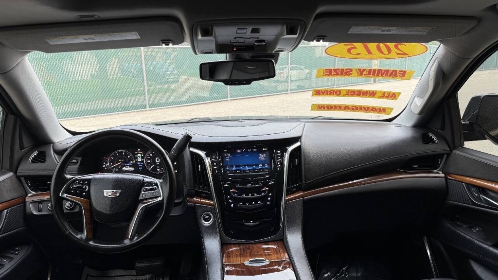 2015 Cadillac Escalade Image 15