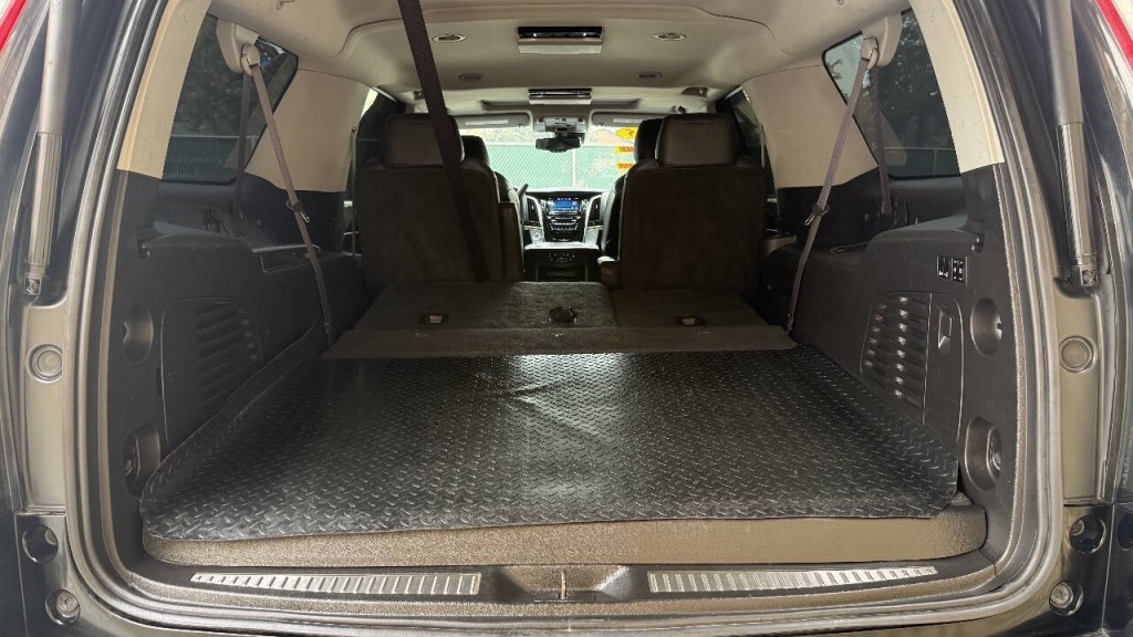 2015 Cadillac Escalade Image 21