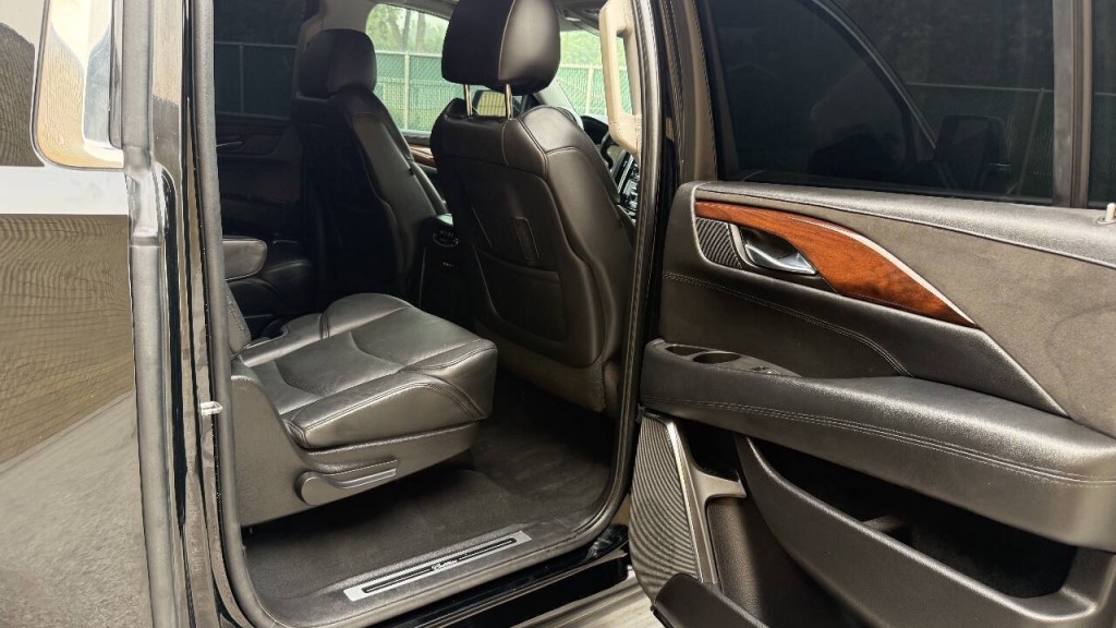 2015 Cadillac Escalade Image 22
