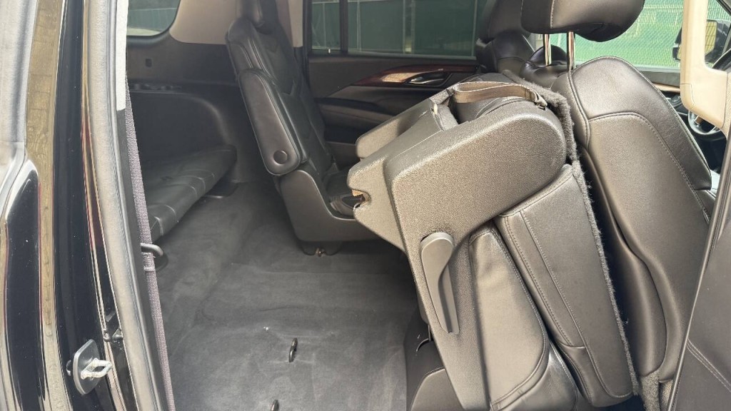 2015 Cadillac Escalade Image 23