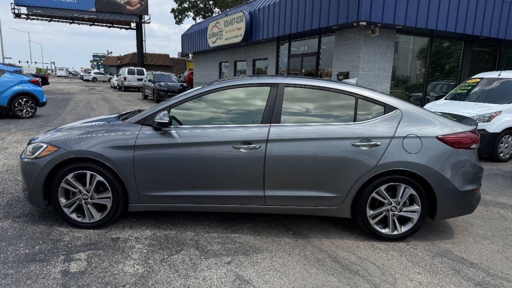 2017 Hyundai Elantra Image 4