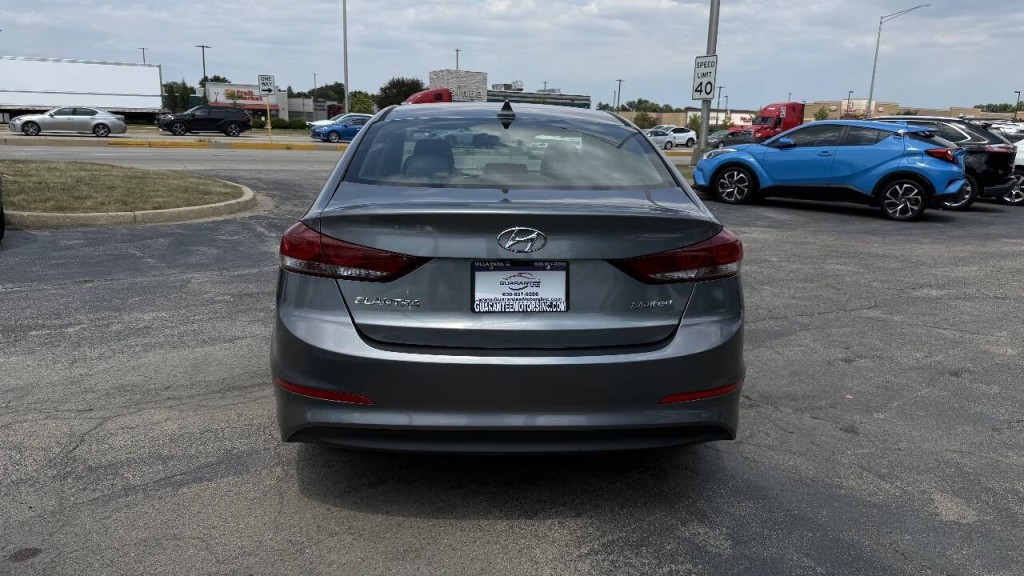 2017 Hyundai Elantra Image 5