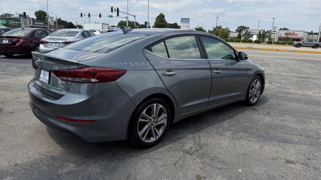 2017 Hyundai Elantra Image 6