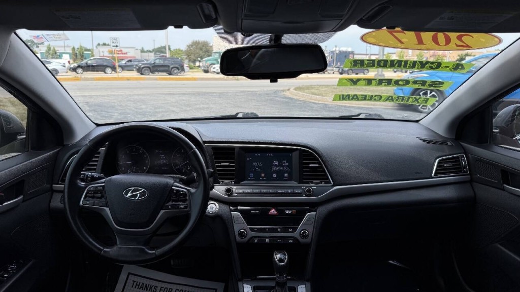 2017 Hyundai Elantra Image 12