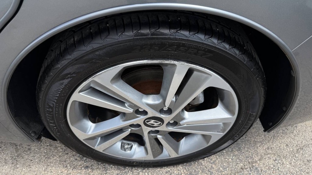 2017 Hyundai Elantra Image 20