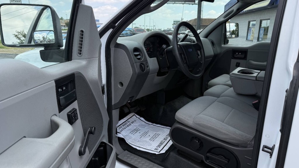 2004 Ford F-150 Image 9
