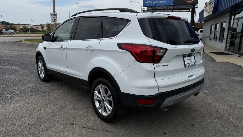 2019 Ford Escape Image 3