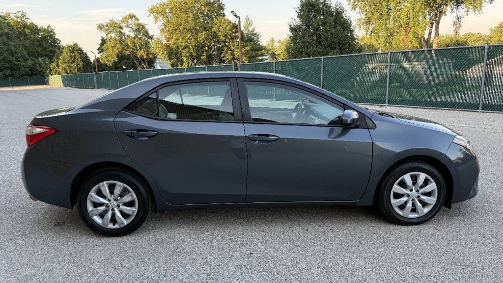 2016 Toyota Corolla Image 7