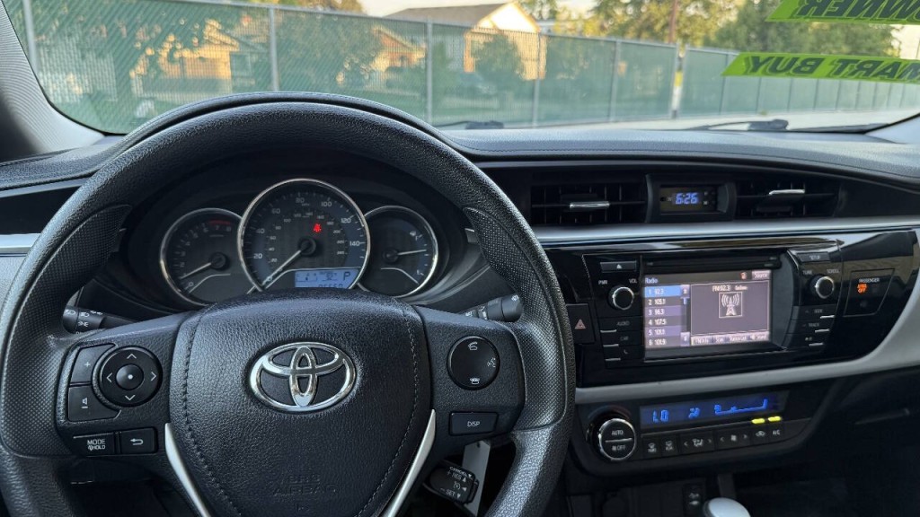 2016 Toyota Corolla Image 10