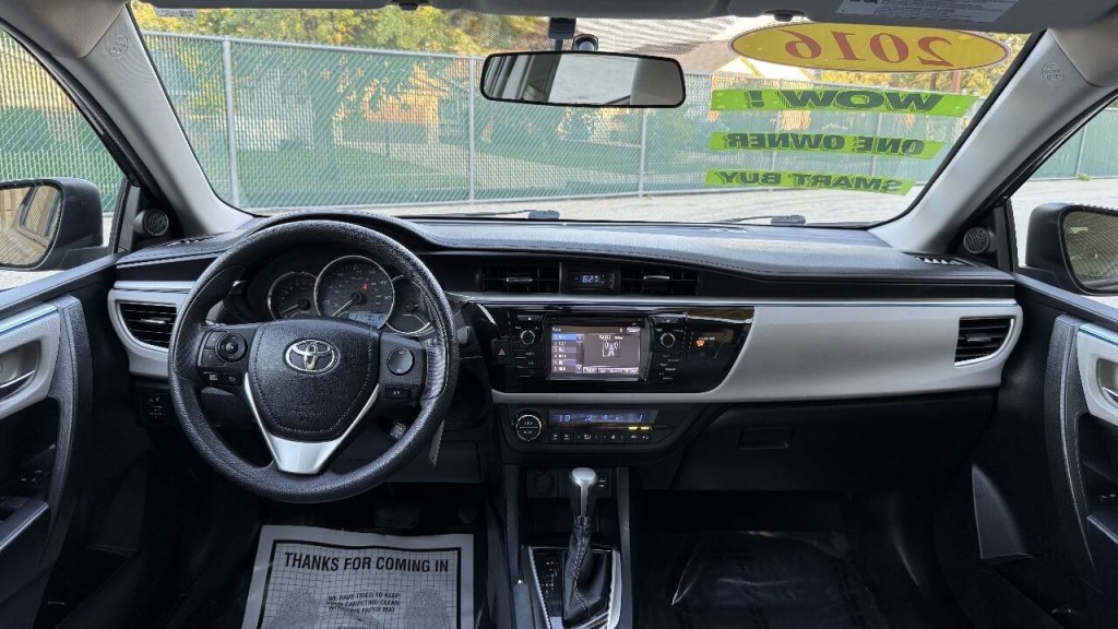 2016 Toyota Corolla Image 14