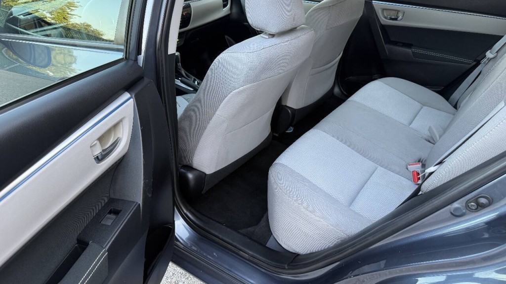 2016 Toyota Corolla Image 15