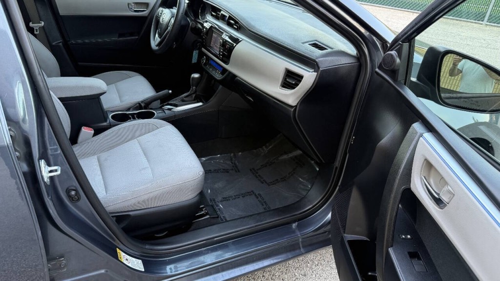 2016 Toyota Corolla Image 19