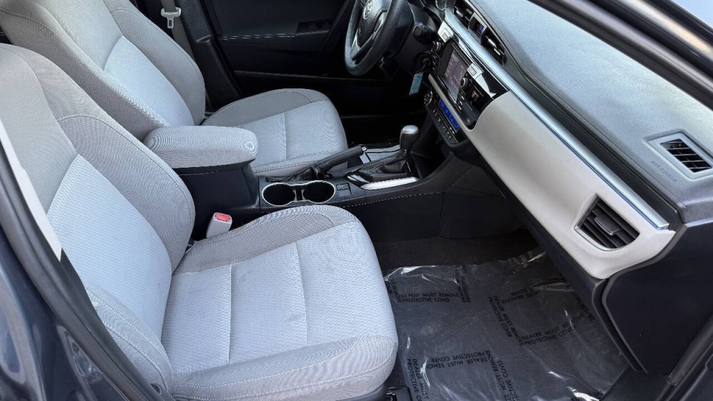 2016 Toyota Corolla Image 20