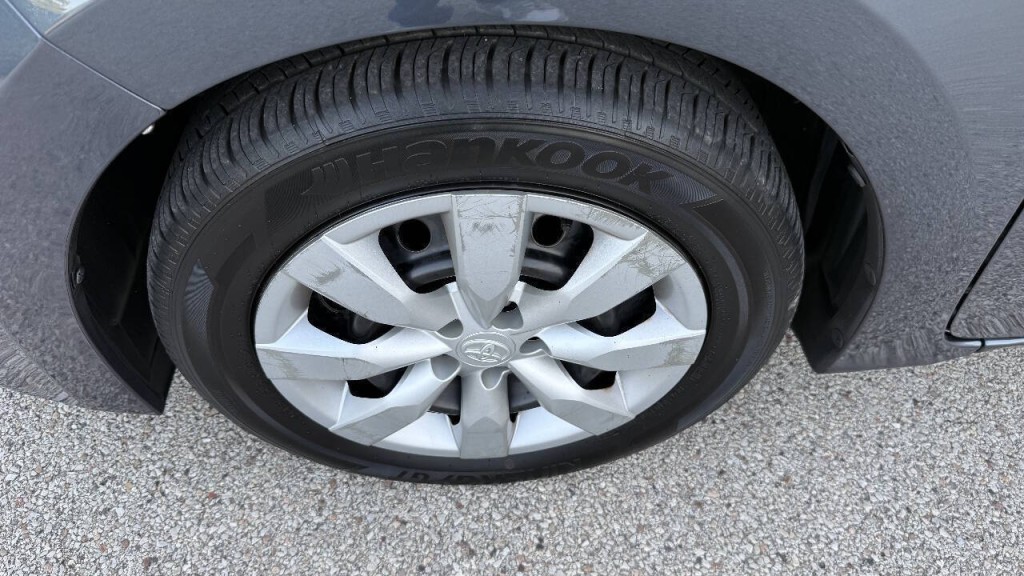 2016 Toyota Corolla Image 24