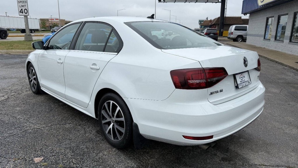 2017 Volkswagen Jetta Image 3
