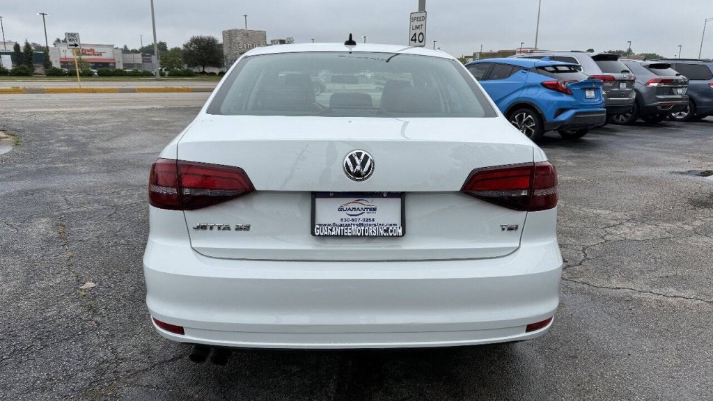 2017 Volkswagen Jetta Image 5