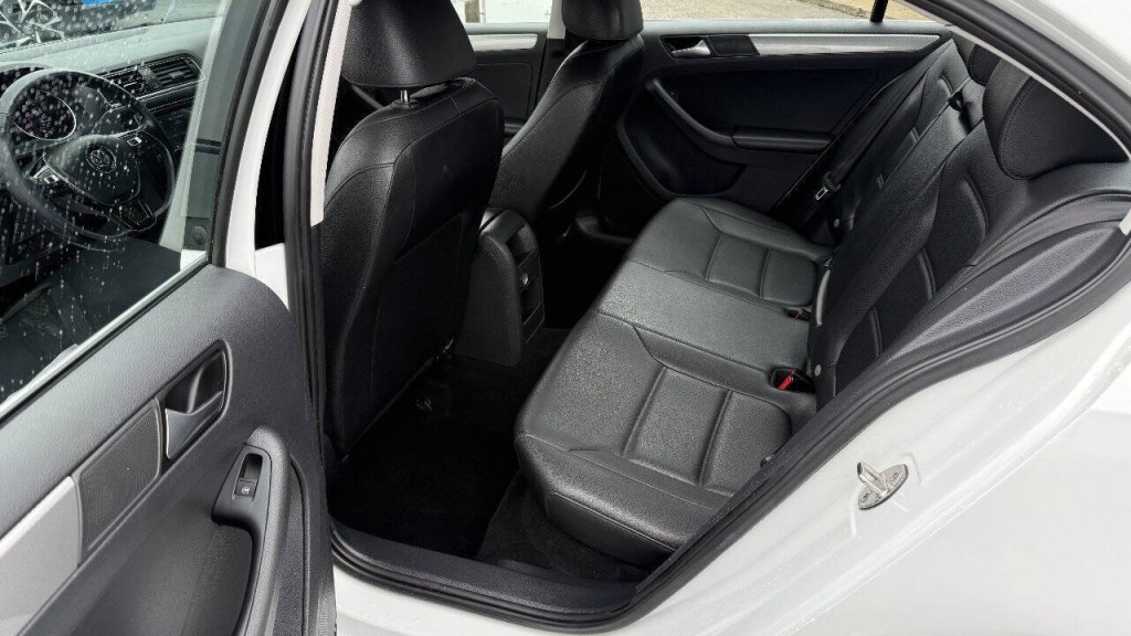 2017 Volkswagen Jetta Image 12