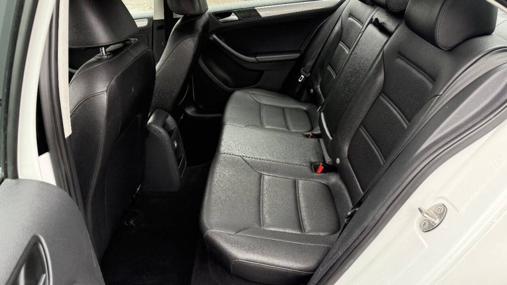 2017 Volkswagen Jetta Image 13