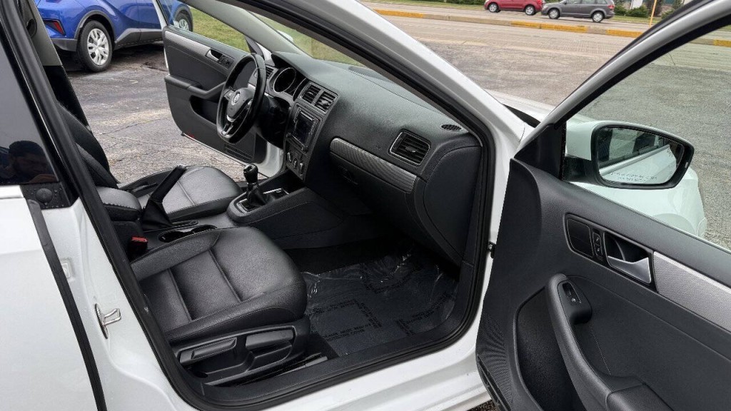2017 Volkswagen Jetta Image 16