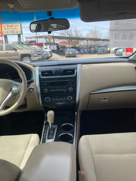 2015 Nissan Altima Image 4