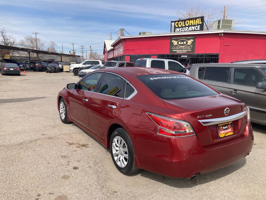 2015 Nissan Altima Image 8