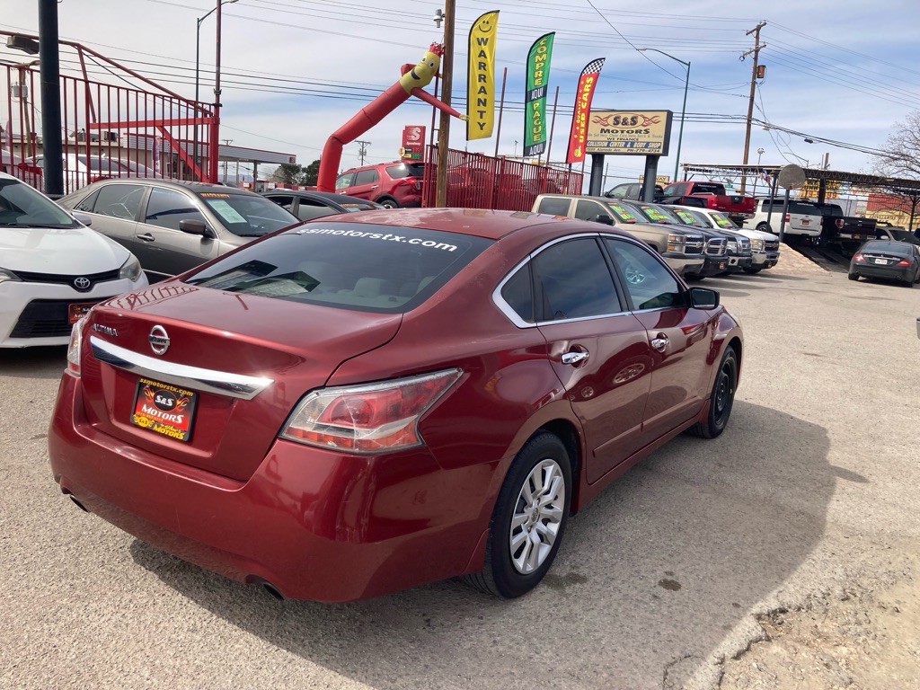 2015 Nissan Altima Image 9