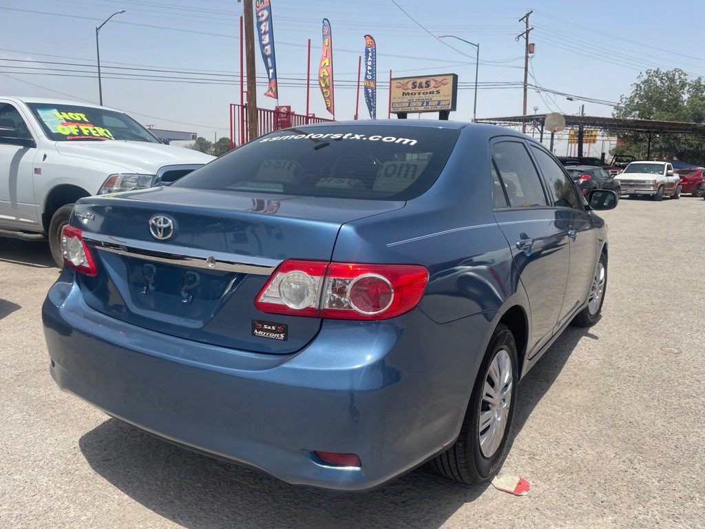 2013 Toyota Corolla Image 7