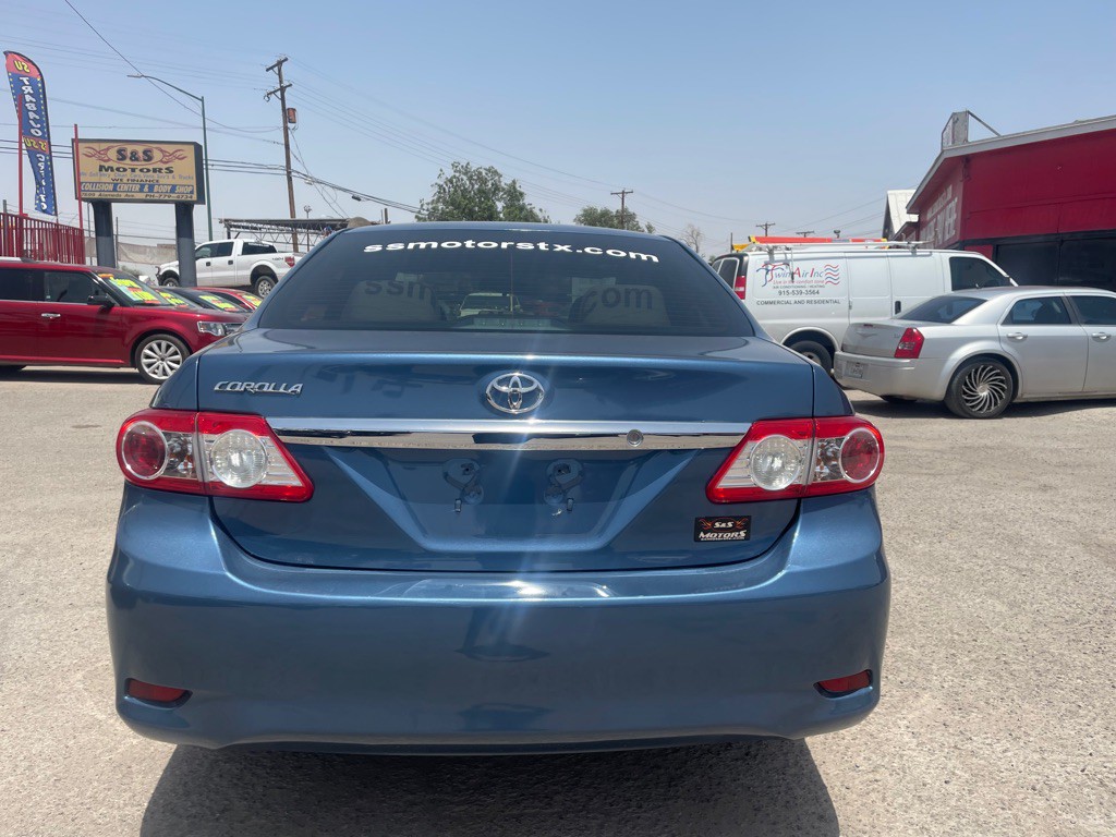 2013 Toyota Corolla Image 8