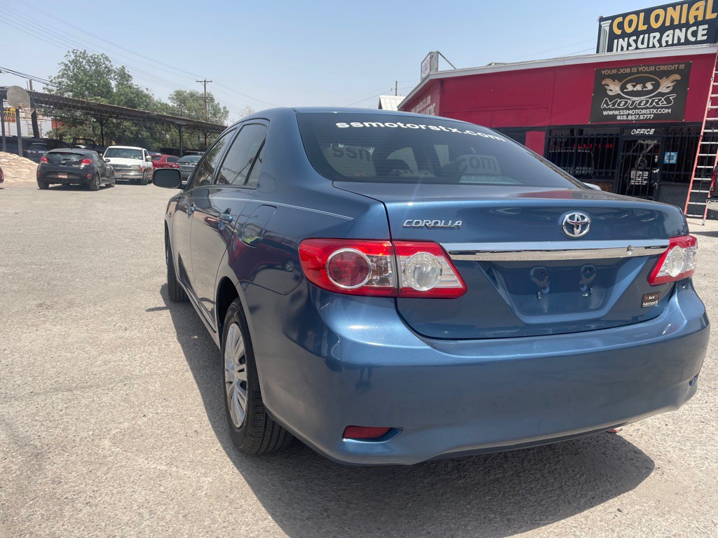 2013 Toyota Corolla Image 9