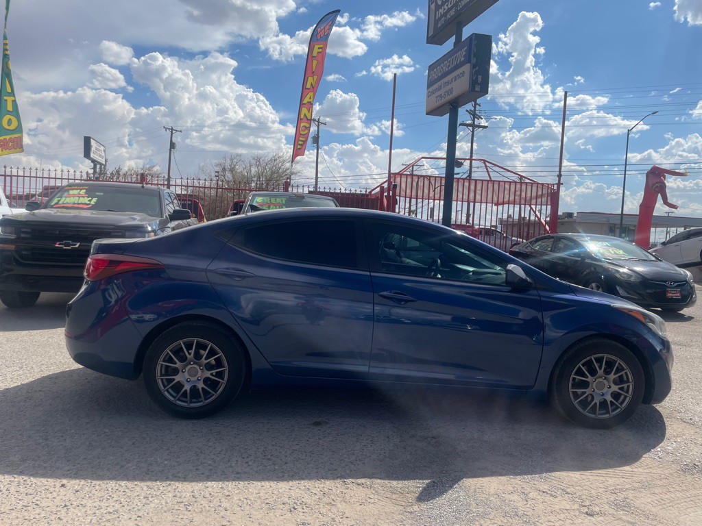 2016 Hyundai Elantra Image 4