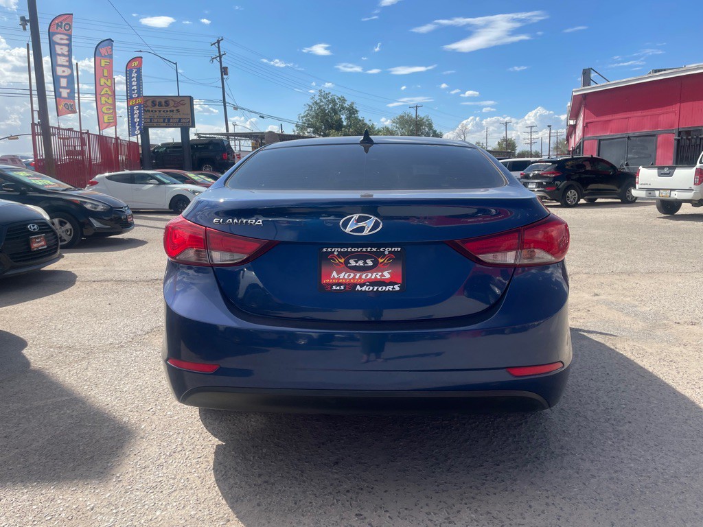 2016 Hyundai Elantra Image 8