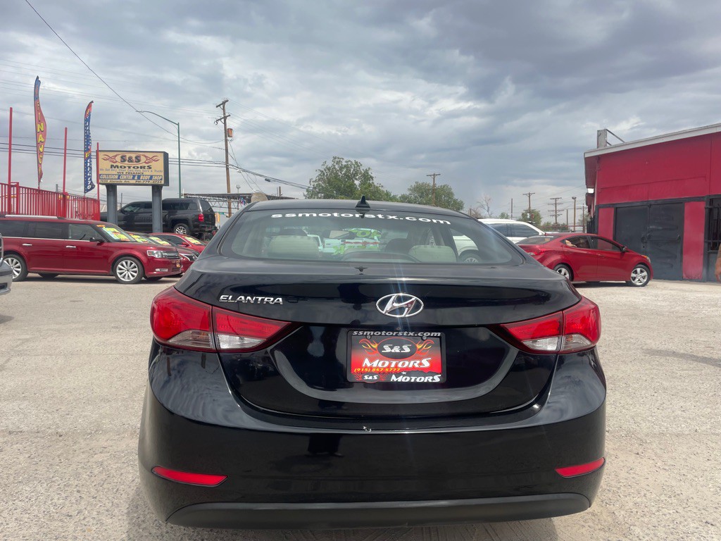 2016 Hyundai Elantra Image 8