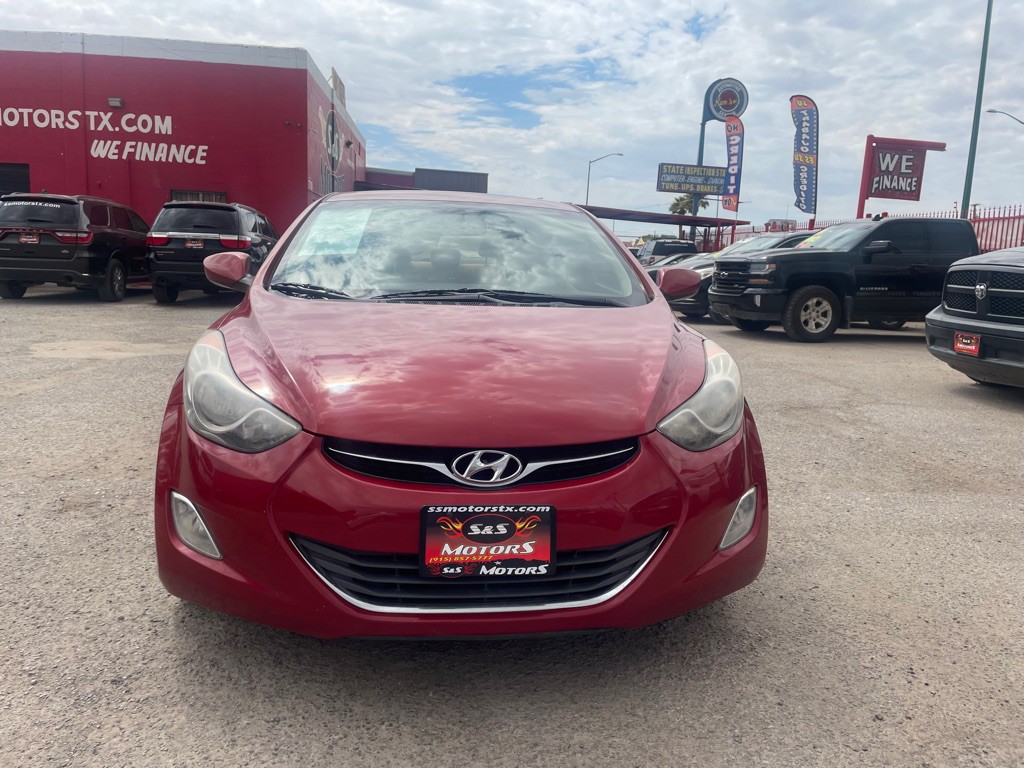 2013 Hyundai Elantra Image 2