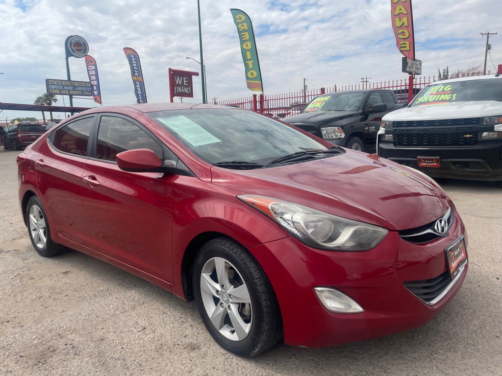 2013 Hyundai Elantra Image 3