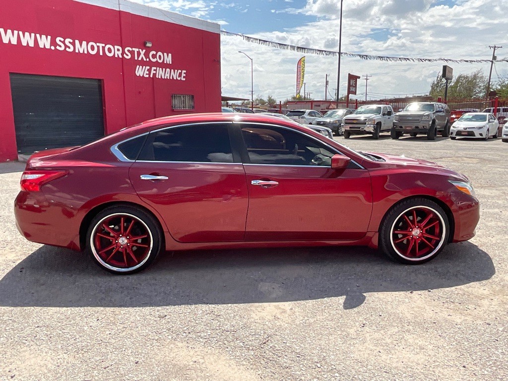 2016 Nissan Altima Image 4