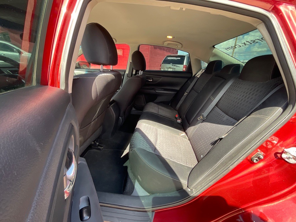 2016 Nissan Altima Image 12