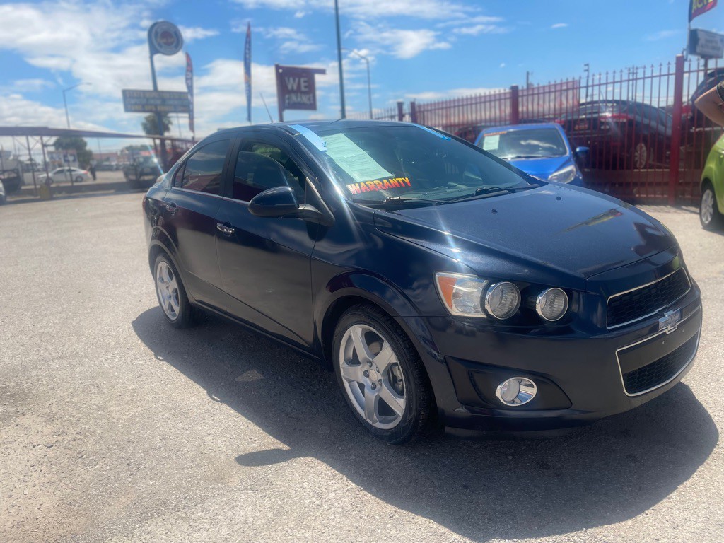 2016 Chevrolet Sonic Image 3