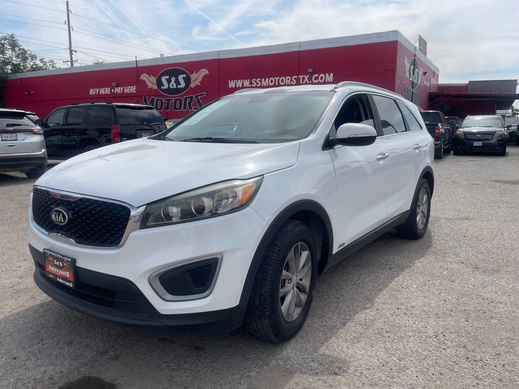 2017 Kia Sorento Image 1