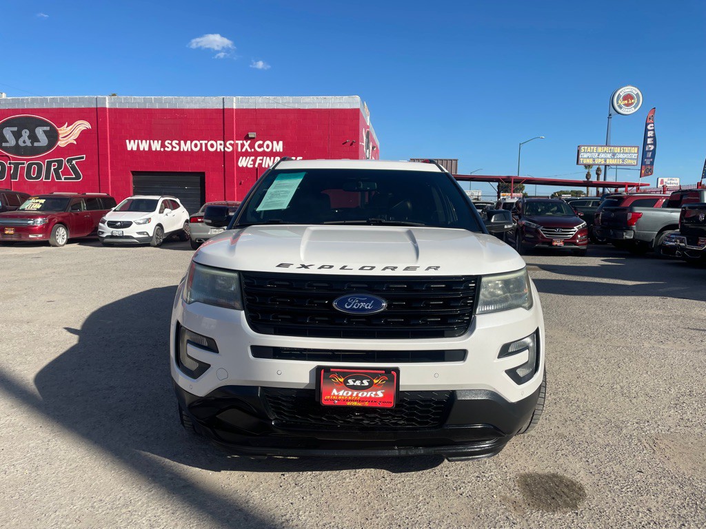 2016 Ford Explorer Image 2