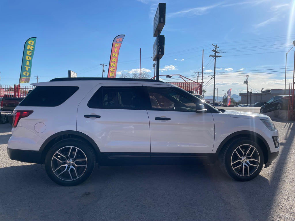 2016 Ford Explorer Image 4