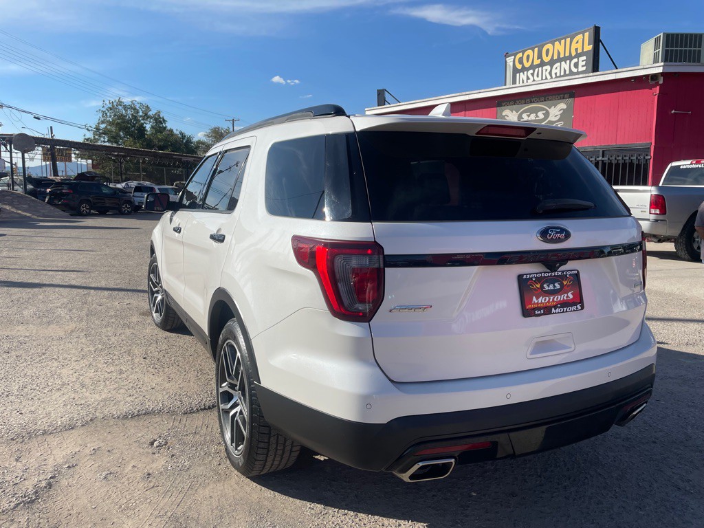 2016 Ford Explorer Image 10