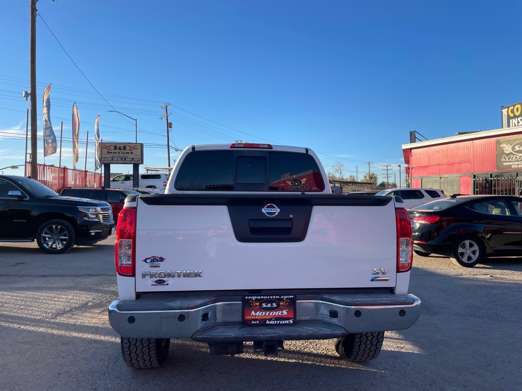 2017 Nissan Frontier Image 8
