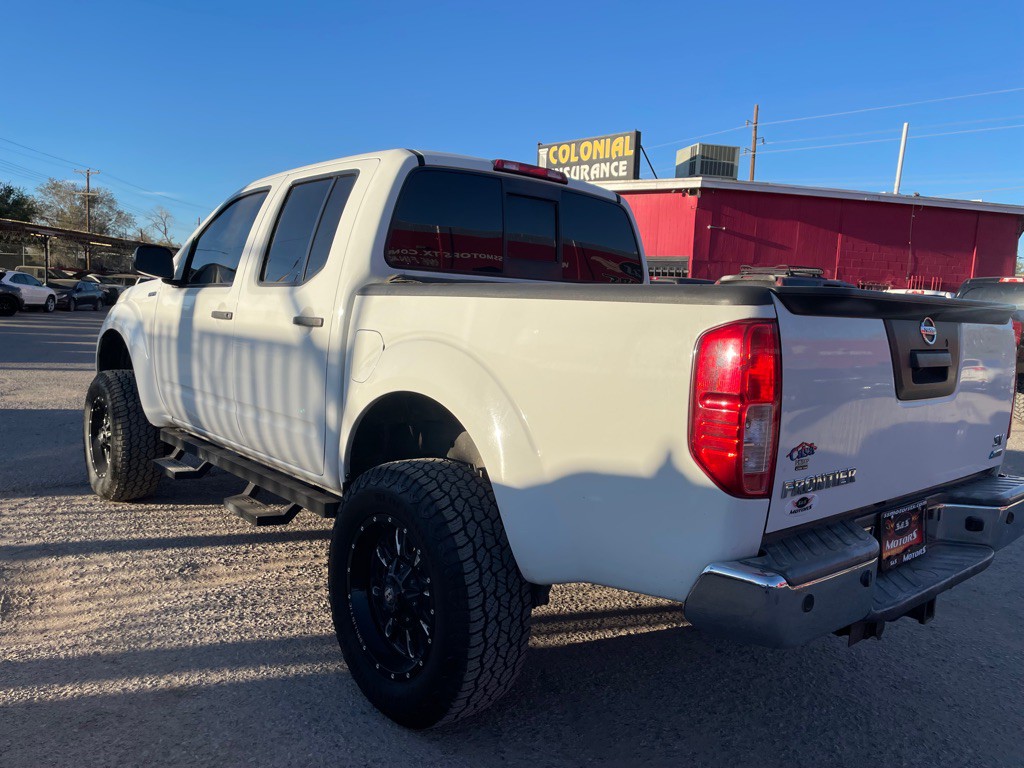 2017 Nissan Frontier Image 9