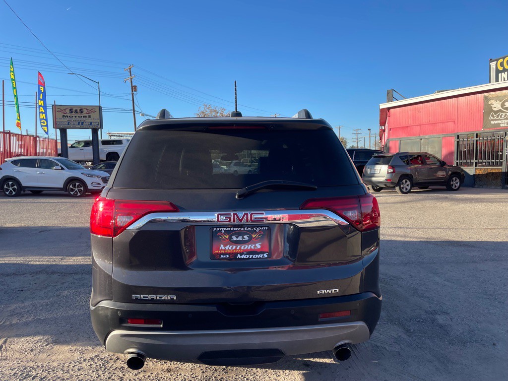 2017 GMC Acadia Image 9