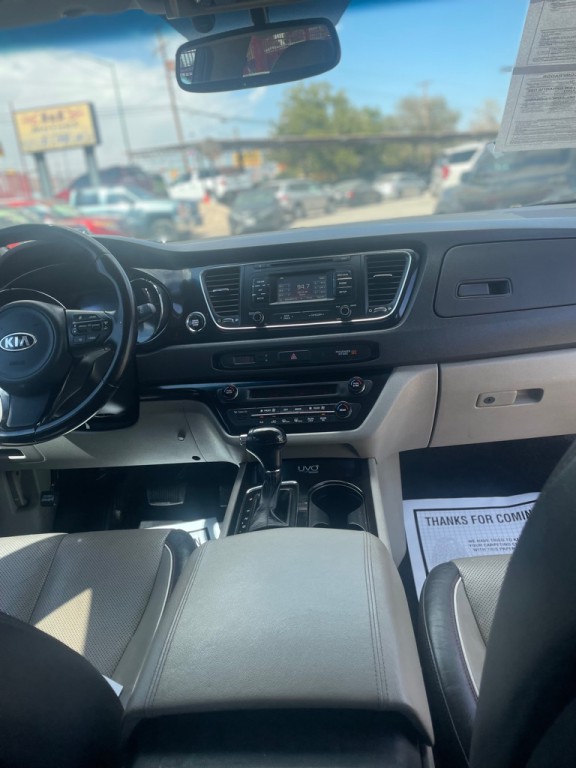 2016 Kia Sedona Image 5