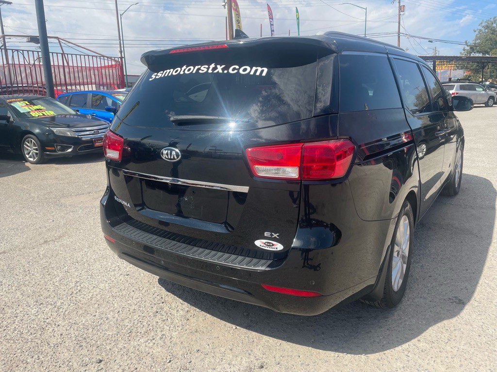 2016 Kia Sedona Image 6