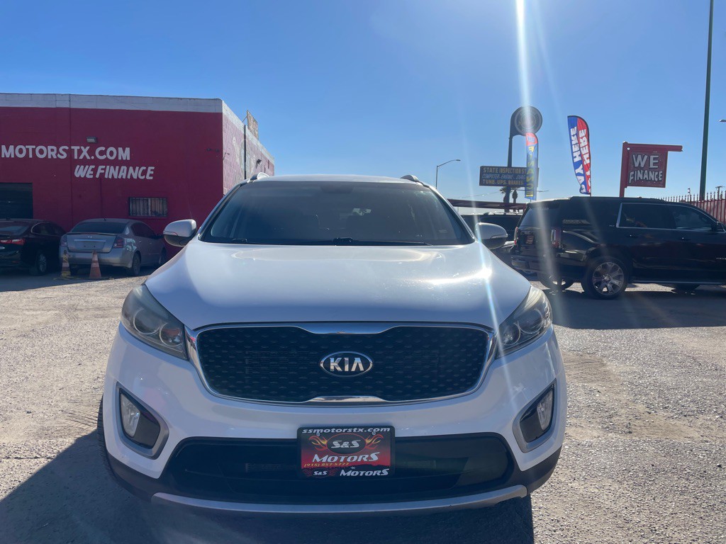 2017 Kia Sorento Image 2