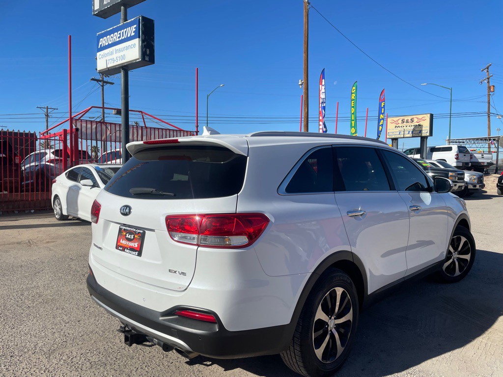 2017 Kia Sorento Image 8