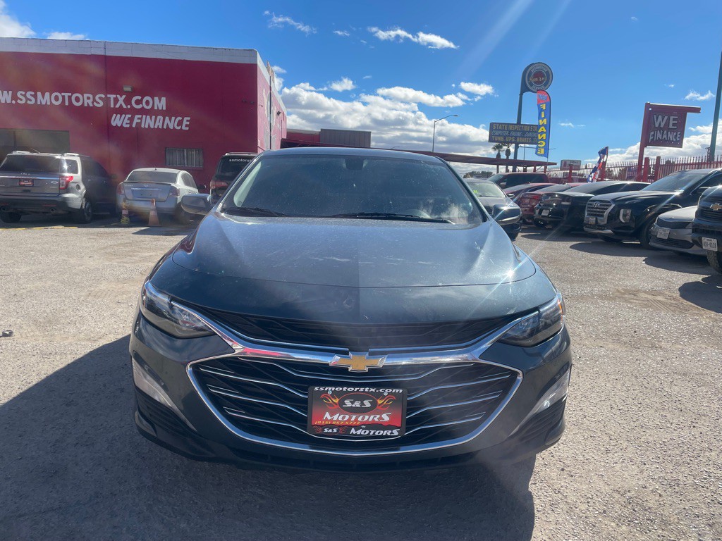 2021 Chevrolet Malibu Image 2